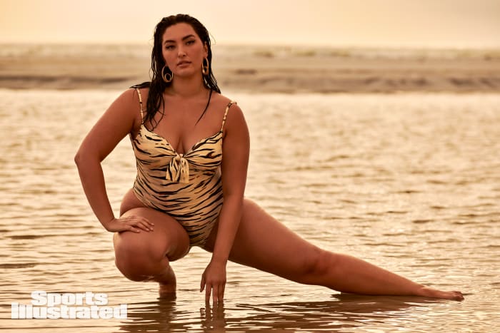 X163483_TK5_00473WMweb